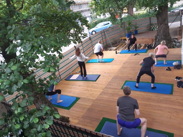 Outdoor-Gymnastik im goVital gravity Fitnessstudio